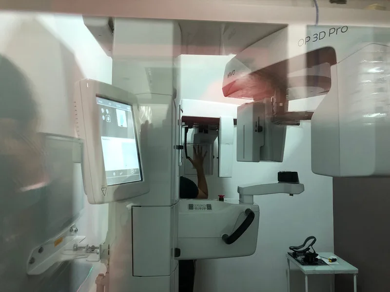 Tomógrafo odontológico digital do consultório